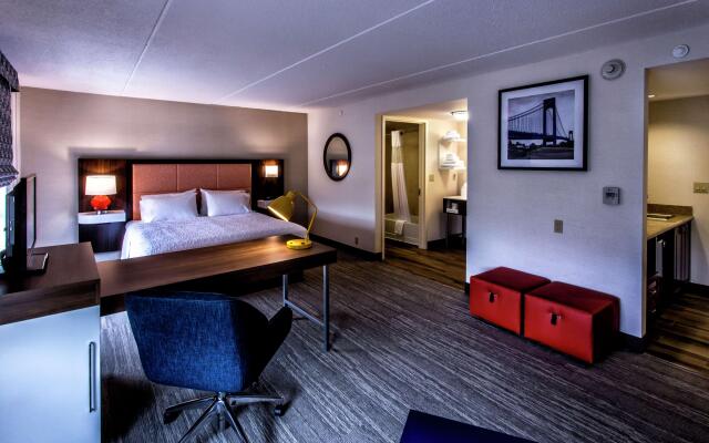 Hampton Inn & Suites Staten Island