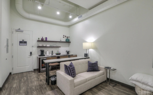 Studio 154 Luxury Hotel