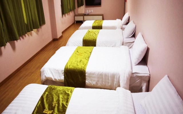 Jeju R Hotel & Guest House - Hostel