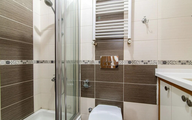 Pleasant Flat Close to Various Malls in Seyrantepe