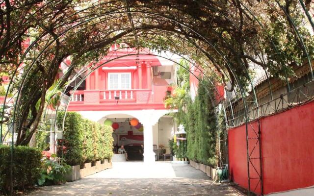 Royal Night Bazaar Hotel