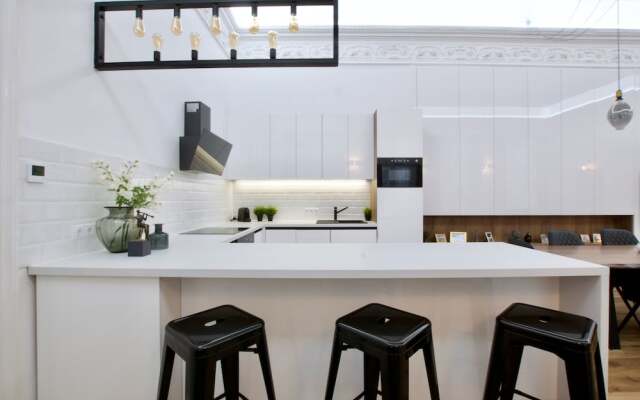 Luxury Apartment by Hi5 - Kálmán Imre Suite