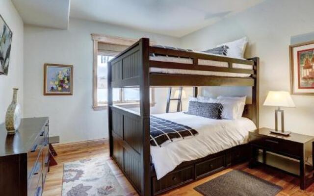 Placer Ridge Lookout Apartment