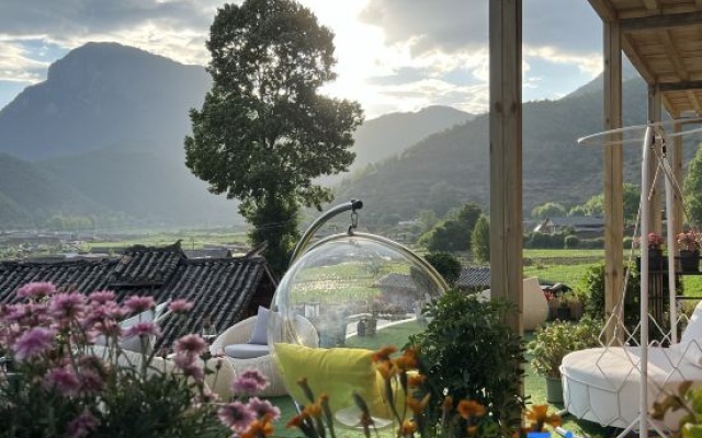 Lugu Lake Yunshang Flower Blossoms Half Mountain Lake View Resort – Outside – Dazui