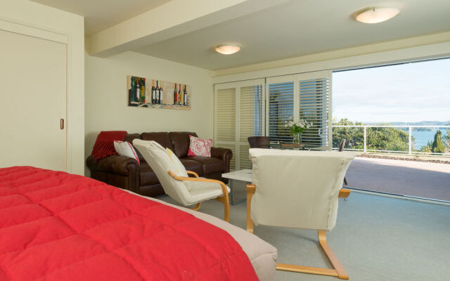 Russell View Apartments