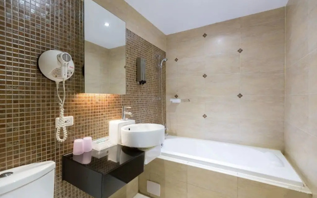 The River Fashion Hotel