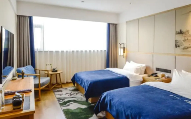 Qianxi Hotel (Zhengzhou Zhongzhou Avenue Yangjun Liu Subway Station Branch)