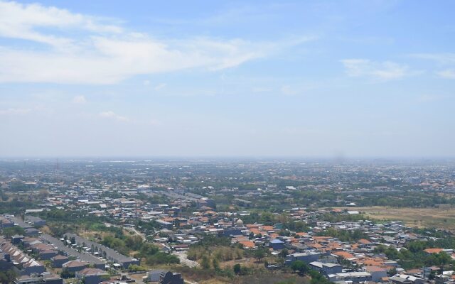 Studio Apartment Connected to Mall at Anderson Supermall Mansion