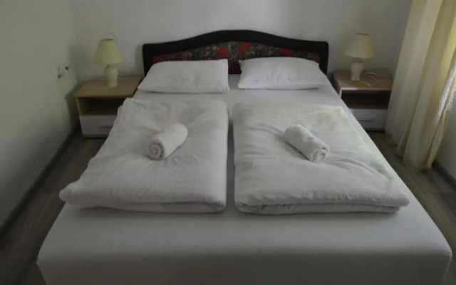 Una Rosa Hostel