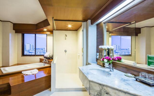 Lotus Pang Suan Kaew Hotel (SHA Plus+)