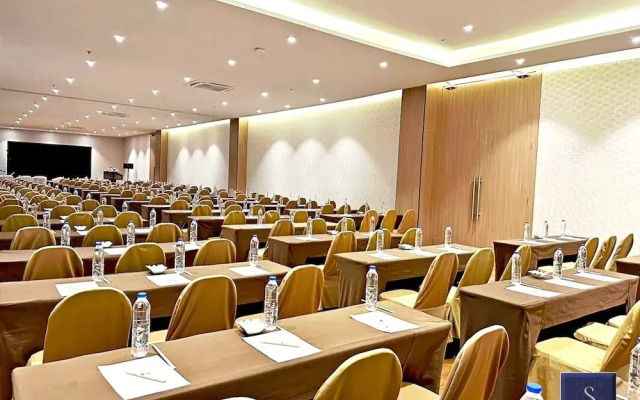 The Srivaree Airport Hotel