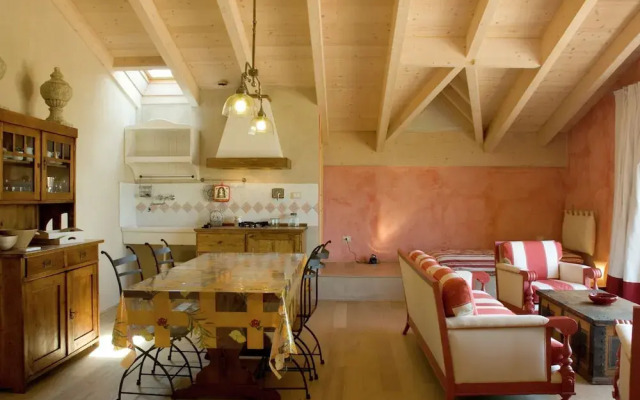 Belvilla by OYO Bozzone Residenza Rossa