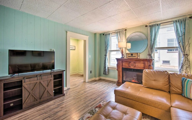 Central Lancaster Home < 1 Mi to Downtown!