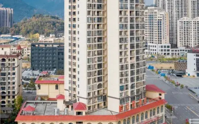 Baiyasi Hotel