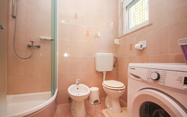 Amazing Apartment in Medulin With 1 Bedrooms and Wifi