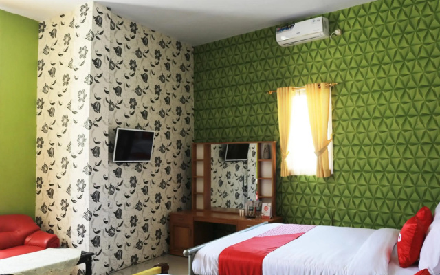OYO 1722 Villa Ciparay Indah