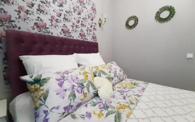 2 BDR apartment near Gorky Park, Center