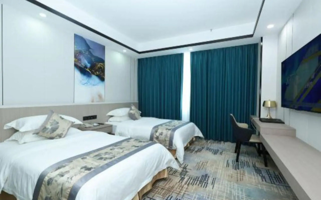 Shenzhen Bolang Hotel (Xintangwei Metro Station)