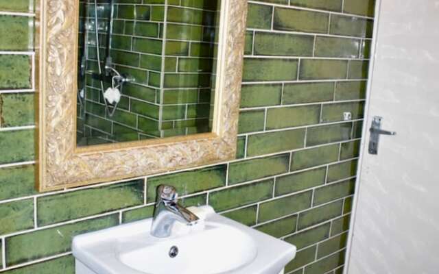 Renovated 2 Bedroom Home in The Liberties