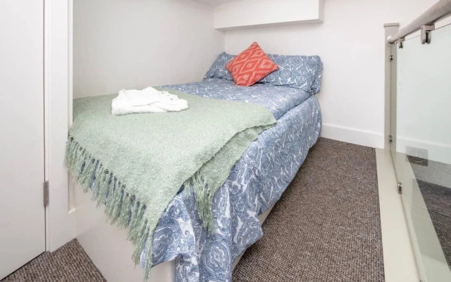 Funky Studio Apartment