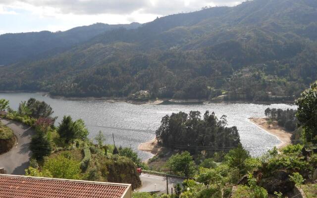 Vale de Azereiros Apartamentos