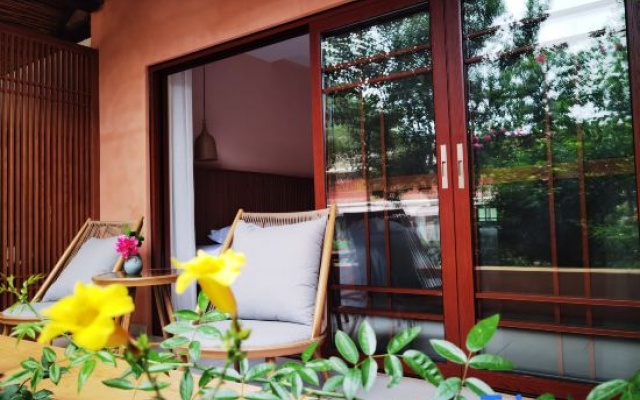 Puzhehei Xianrenju Lake View Homestay – Balcony – Qiubei