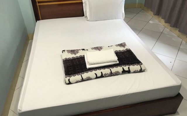 Oyo 1005 Palace Hotel