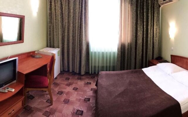 Alexandrovskiy Hotel