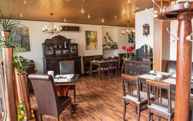 Neubert s Gasthaus am Rhein