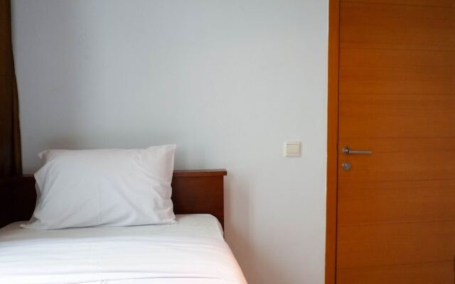 Modern 2Br Apartment At Aryaduta Residence Connected To Cito Mall