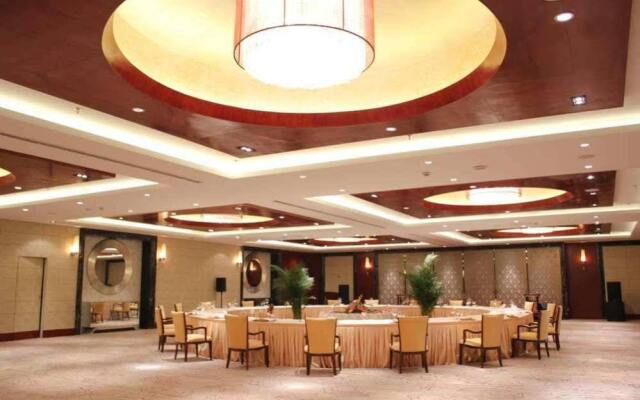 Qingdao Celebrity Hotel