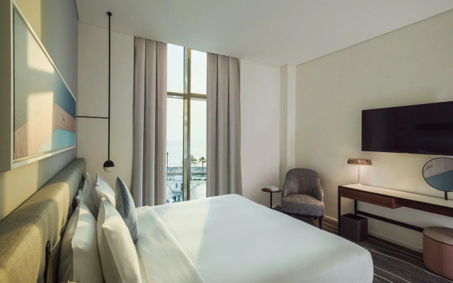 Th8 Palm Dubai Beach Resort, Vignette Collection, by IHG