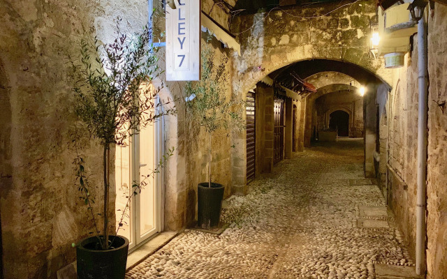 Alley7