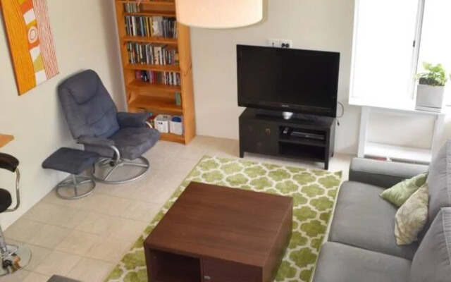 Spacious Home In Mount Hawthorn Next To Lake Monger