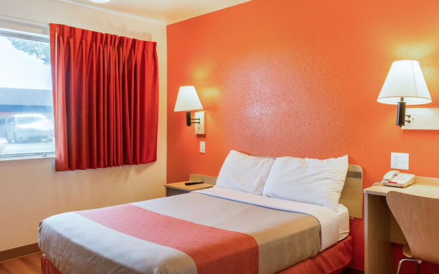 Motel 6 Mojave, CA