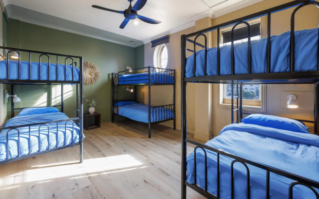 Mad Monkey Coogee Beach Hostel – Guest Rooms – Sydney