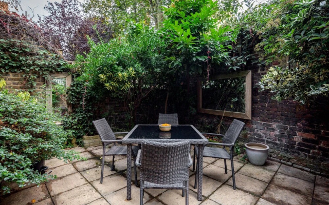 Charming Grand One bedroom
