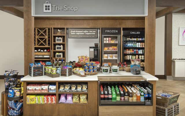 Hilton Garden Inn Columbia Airport (ex Holiday Inn & Suites Columbia-Airport)