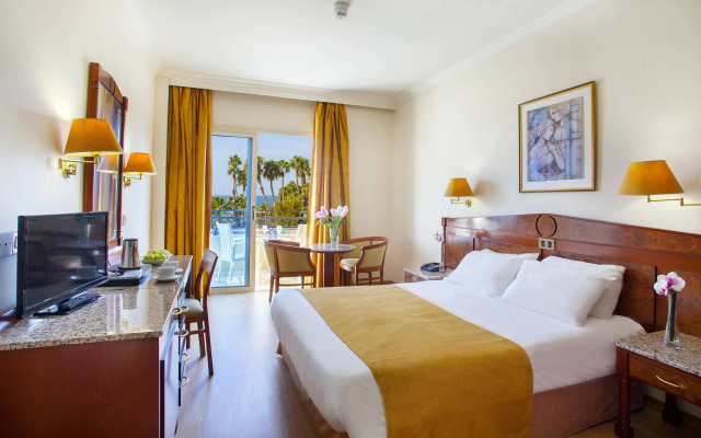 Kapetanios Limassol Hotel