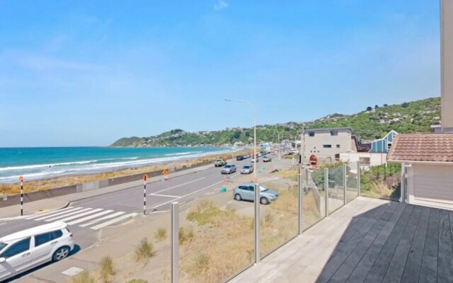 Lyall Bay Parade Apartment