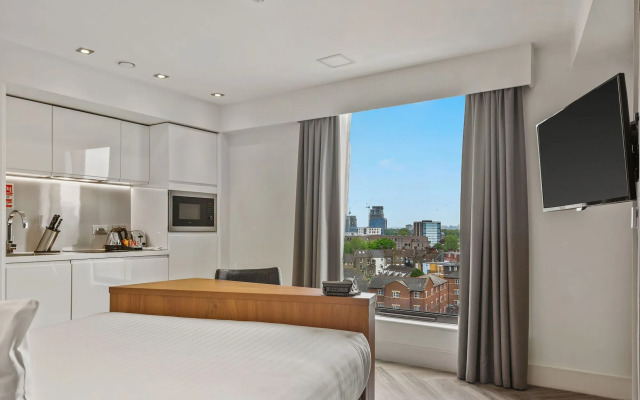 Roomzzz London Stratford