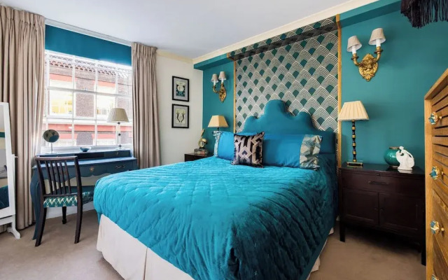 Mayfair 3-bed 5-guest Berkeley Square 1729 House
