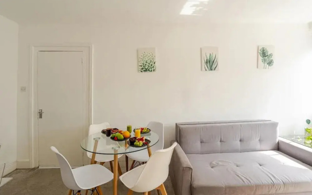 London Oasis Retreat - 2 Bedroom Apartment
