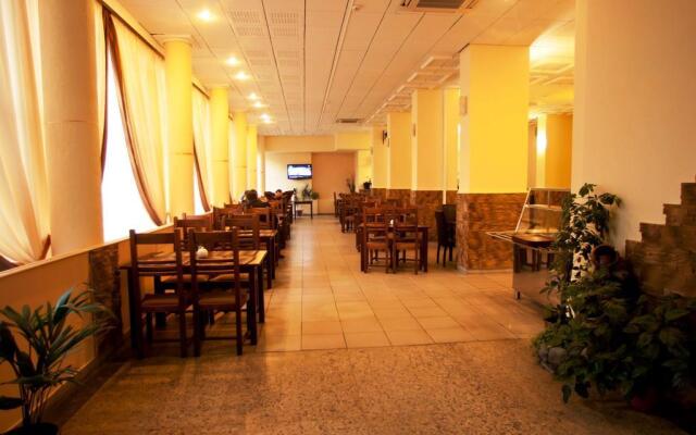 Holosiyvsky Hotel