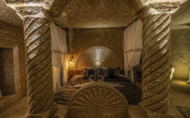 Zumrut Anka Cave Hotel