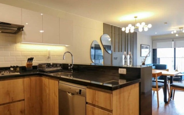 w Spectacular 1BR With Balcony in Miraflores