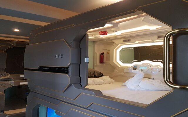 The Capsule Hotel - Hostel