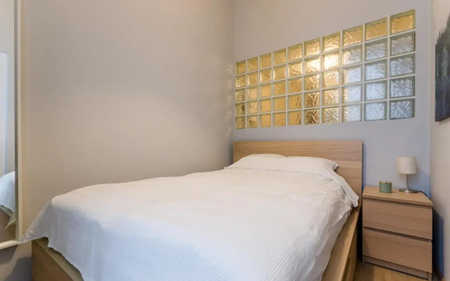 I30 Studio Apartment In Central Location.