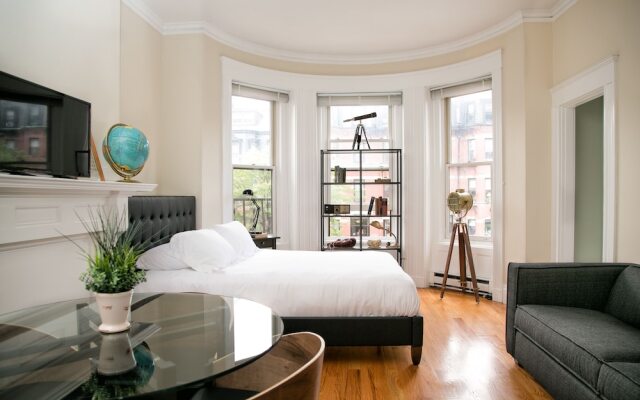 Pleasant Back Bay Suites by Sonder