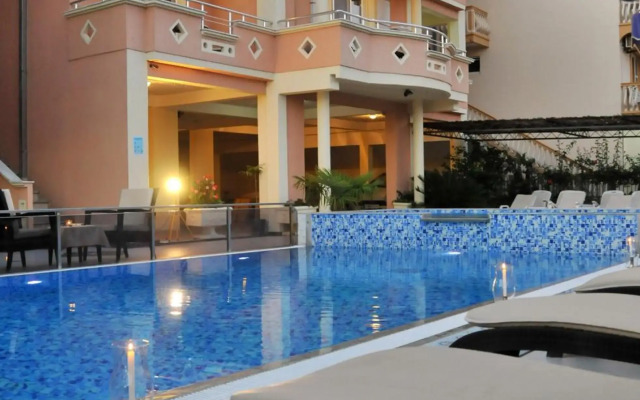 Aparthotel Villa Primafila